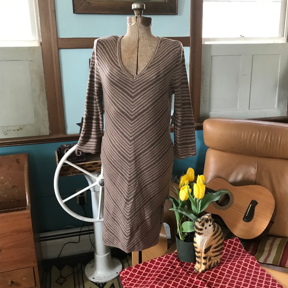 Retro Styled Sweater Dress